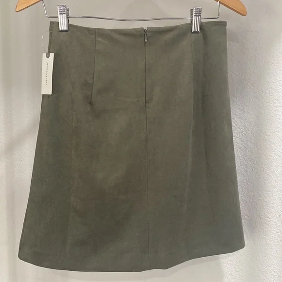 Anthropologie Suede Mini Skirt In A Moss Green - Picture 5 of 9